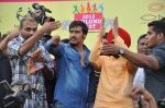 Ajay Devgan flags off vintage car rally in Mumbai on 21st Dec 2012 (16).JPG